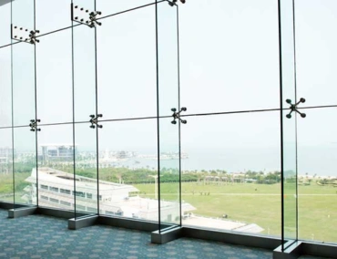 structural-glass wall